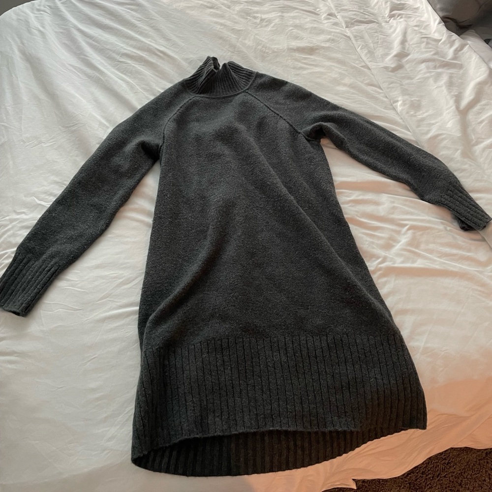 Banana Republic grey sweater dress